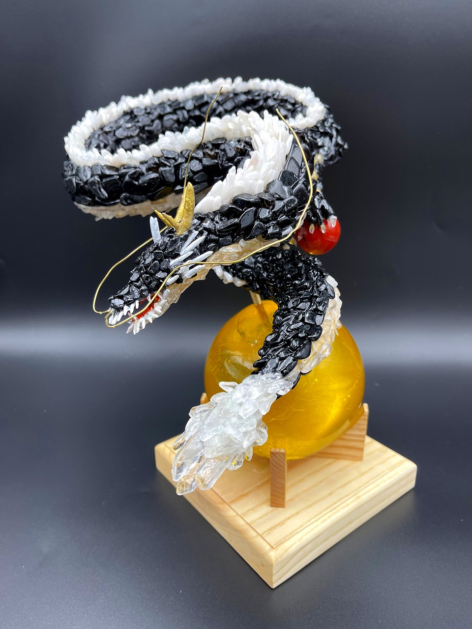 八大龍【黒龍】 静寂の守護と浄化の龍 アイキャッチ画像