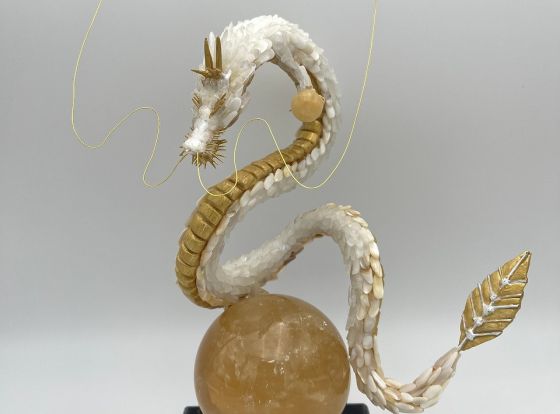 【月白】（げっぱく）清浄なる光を宿す、月の龍神 アイキャッチ画像